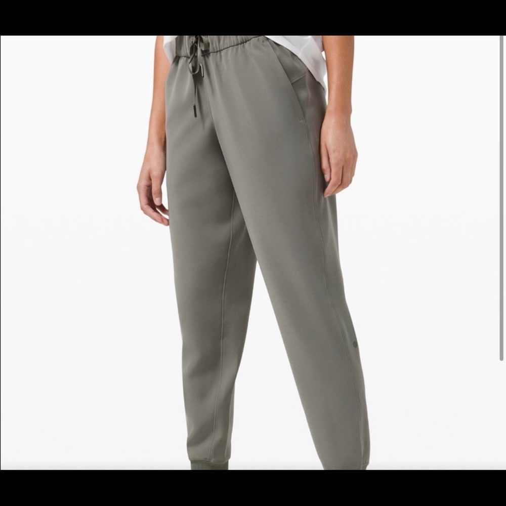 EUC Lululemon On the Fly Joggers. - Size 8